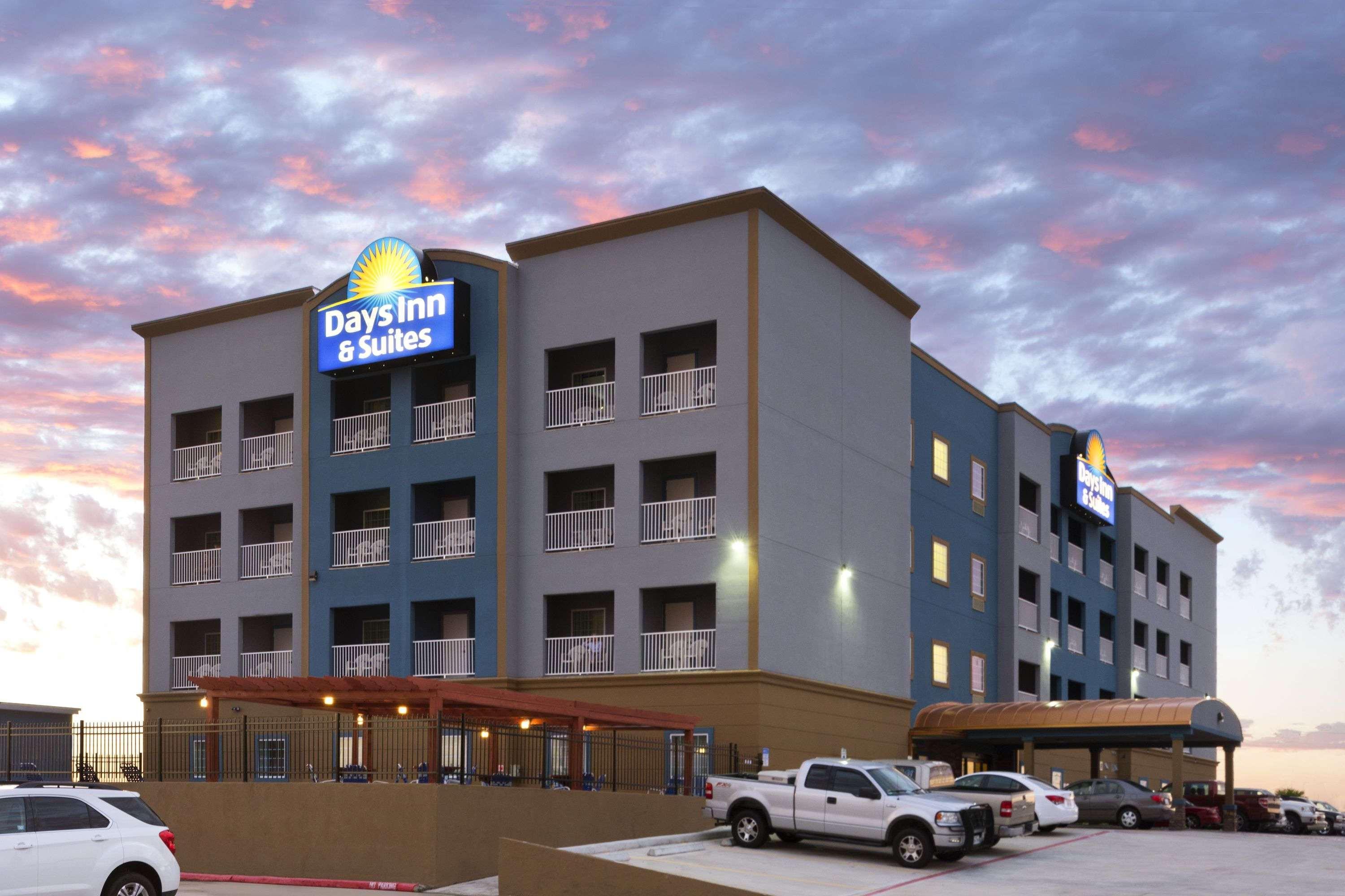 Days Inn & Suites By Wyndham Galveston West/Seawall מראה חיצוני תמונה