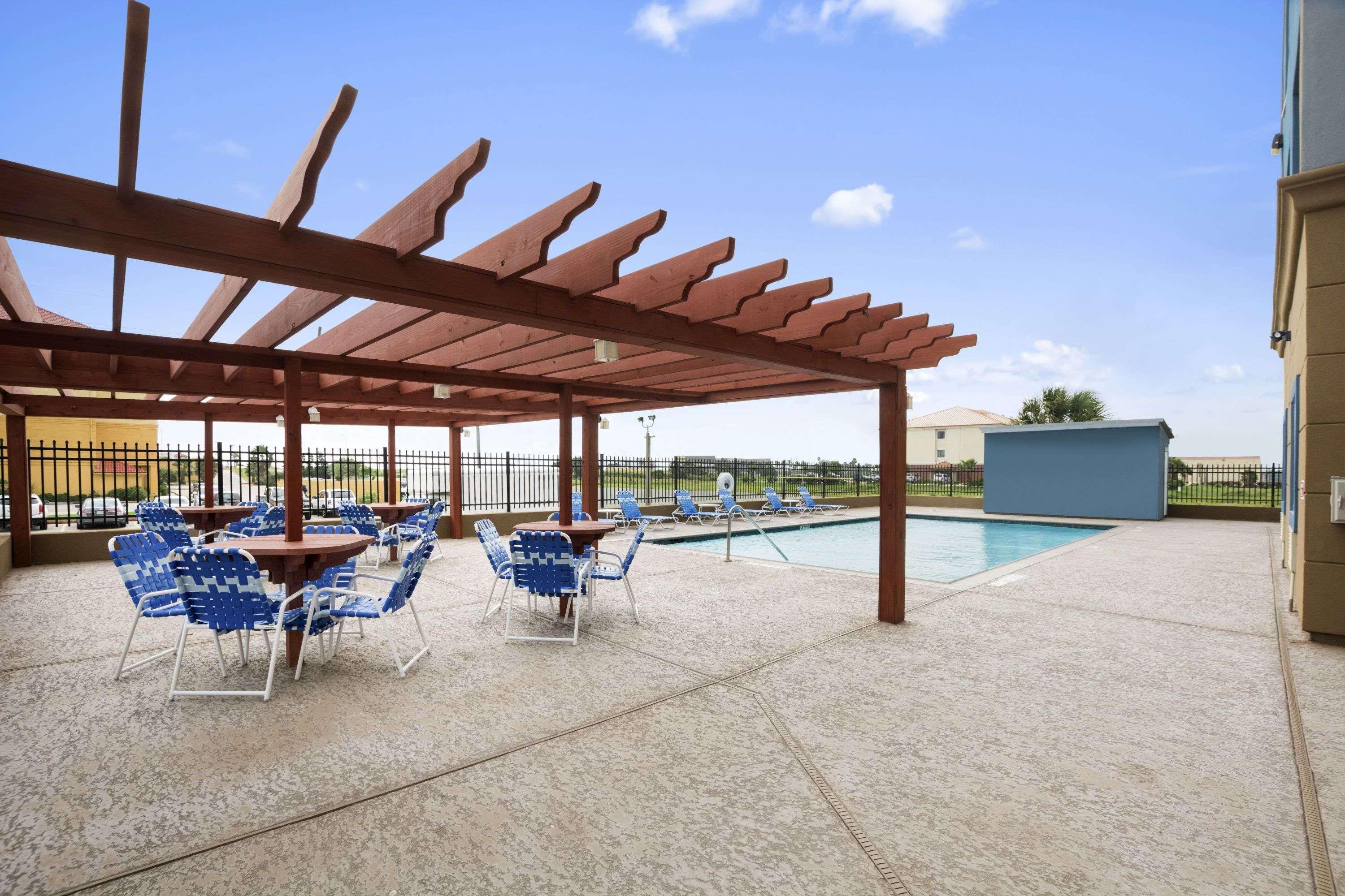 Days Inn & Suites By Wyndham Galveston West/Seawall מראה חיצוני תמונה