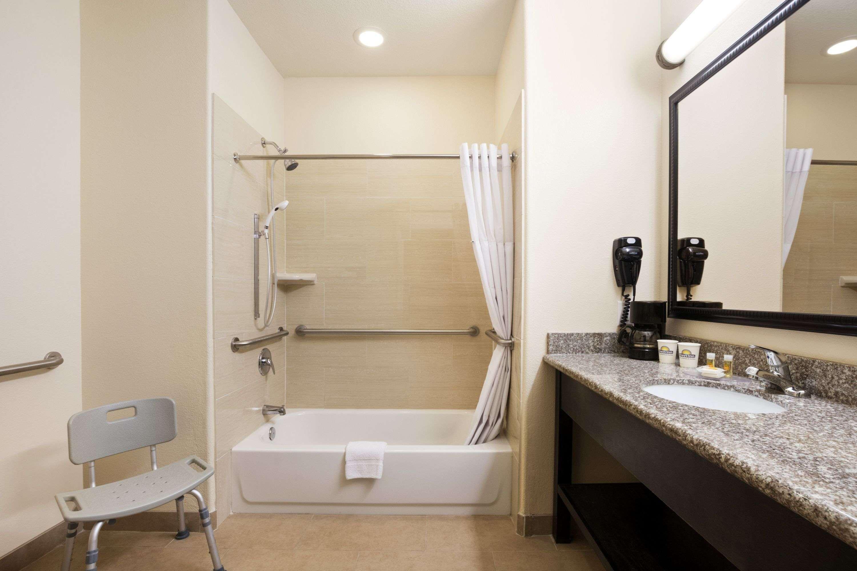 Days Inn & Suites By Wyndham Galveston West/Seawall מראה חיצוני תמונה
