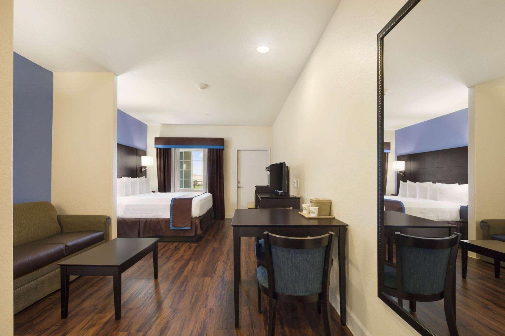 Days Inn & Suites By Wyndham Galveston West/Seawall מראה חיצוני תמונה